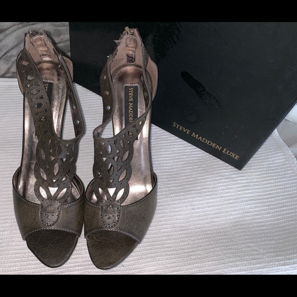 Steve Madden Luxe Platform pumps - Picture 1 of 7